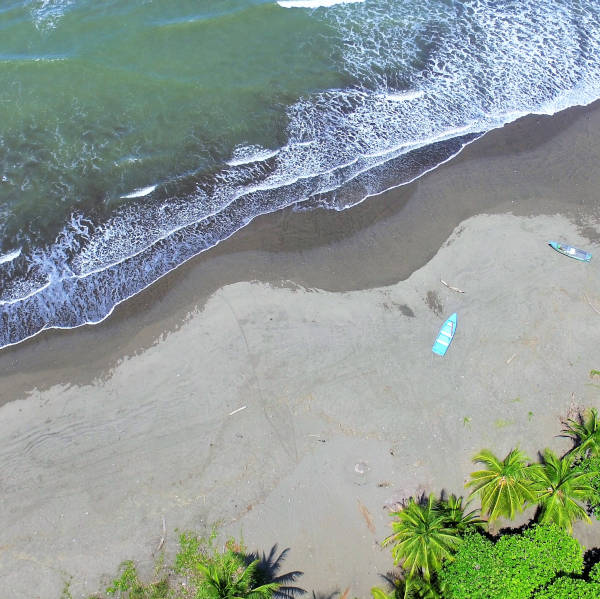 Looking for a unique real estate opportunity? Esterillos offers exceptional beachfront properties.